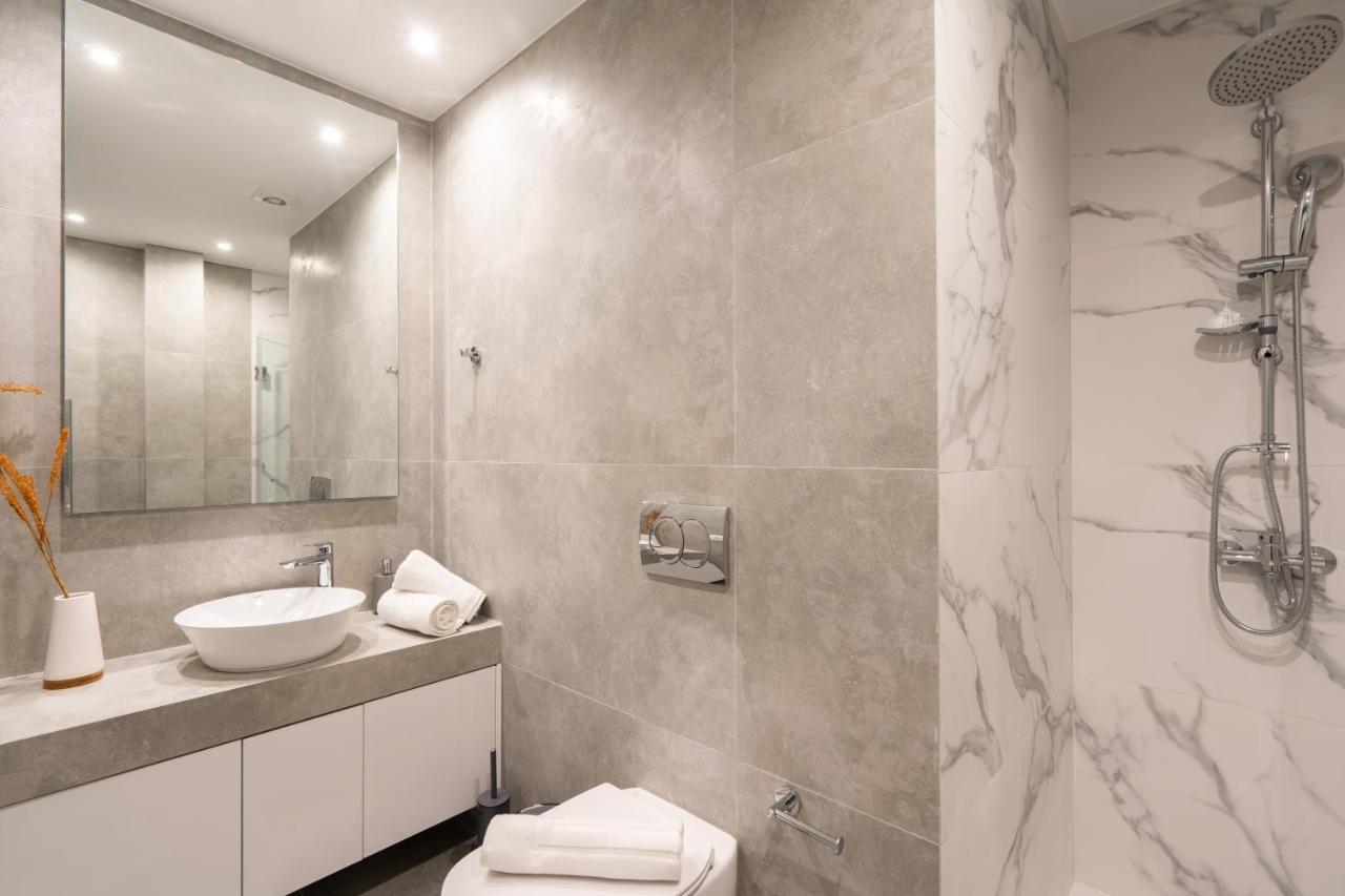 Luxurious In The Heart Of Apartment